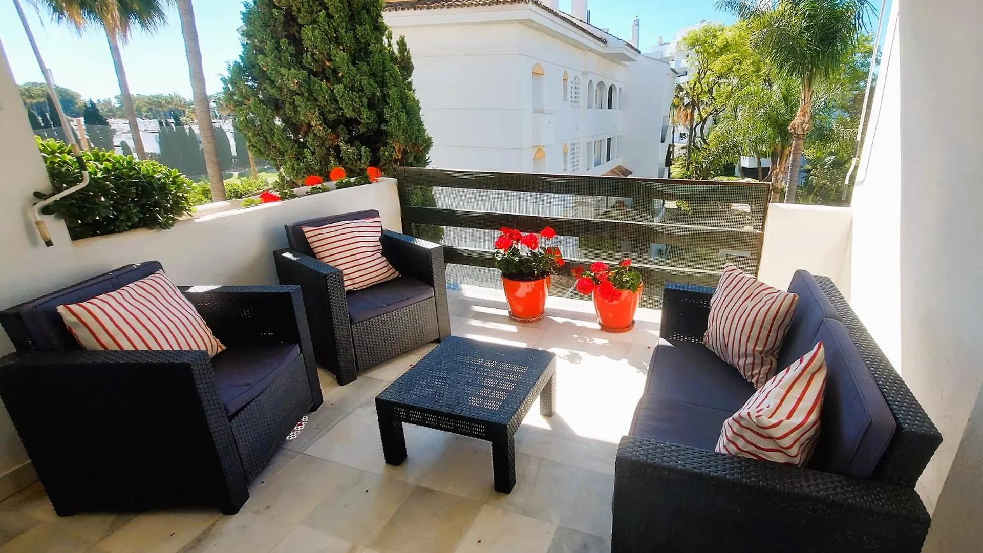 Beach And Golfside Apartment In Guadalmina Marbella